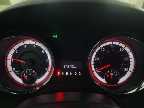 Used 2019 Dodge Grand Caravan SXT FWD image 23