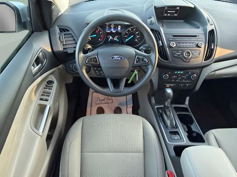 Used 2017 Ford Escape SE w/ SE Cold Weather Package AWD/4WD image 10