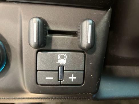 Used 2015 Chevrolet Tahoe LT w/ Luxury Package image 18