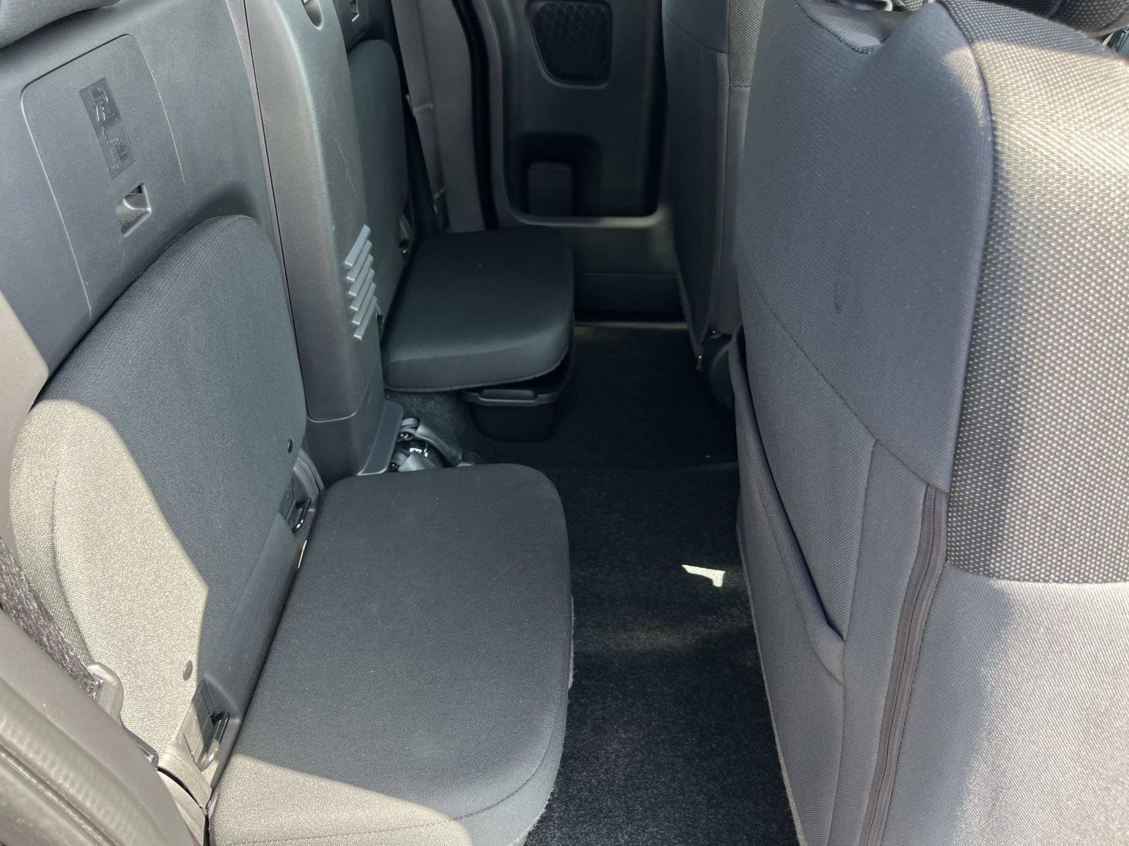 Used 2025 Nissan Frontier SV RWD image 21