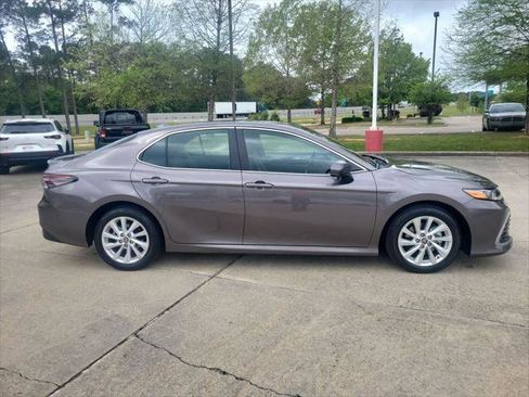 Certified 2023 Toyota Camry LE image 8