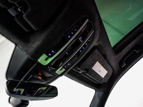 Used 2021 Porsche Cayenne Turbo image 53