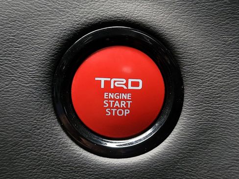 Used 2025 Toyota Tundra Platinum w/ TRD Off-Road Package AWD/4WD image 17