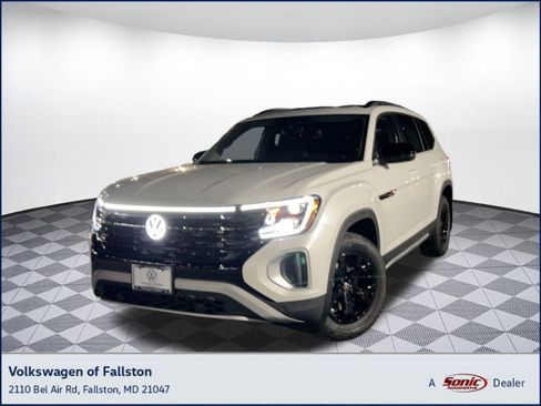 New 2026 Volkswagen Atlas Peak Edition image 1