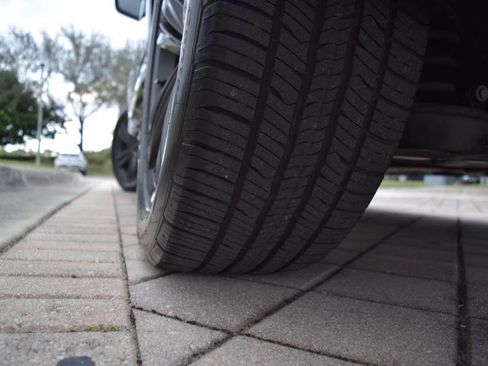 Used 2021 Volkswagen Atlas SE w/ Panoramic Sunroof Package image 86