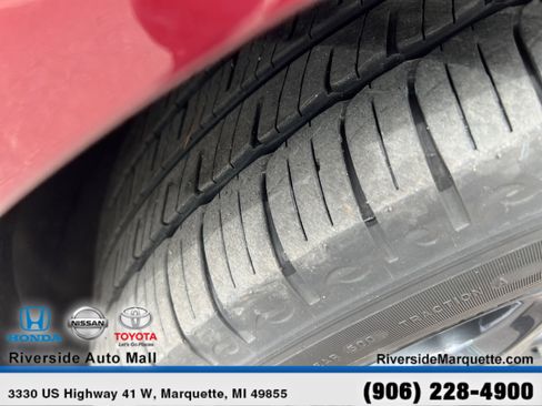 Used 2023 Chrysler 300 Touring L w/ Comfort Group image 12