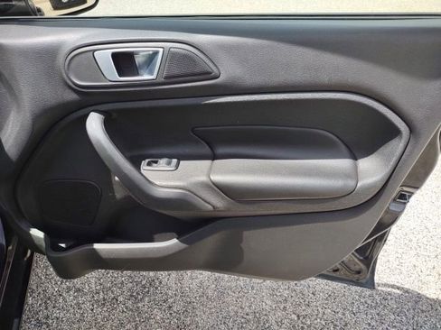 Used 2014 Ford Fiesta Titanium FWD image 25