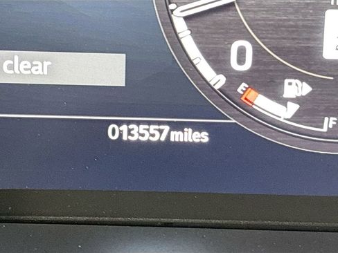 Used 2024 Land Rover Defender 110 S image 14