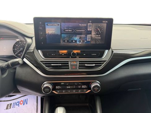 Used 2025 Nissan Altima 2.5 SR w/ SR Premium Package FWD image 12