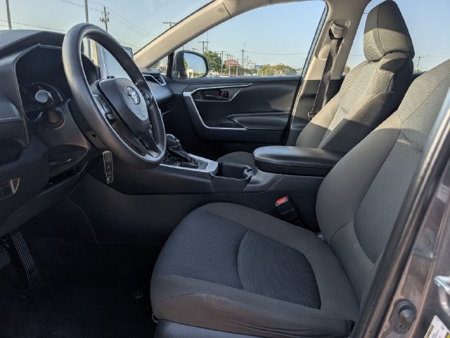 Used 2025 Toyota RAV4 LE FWD image 25