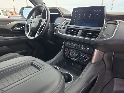 Used 2023 Chevrolet Tahoe Z71 w/ Luxury Package AWD/4WD image 18