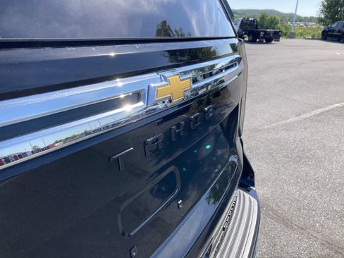 Used 2024 Chevrolet Tahoe Premier w/ Premium Package AWD/4WD image 10