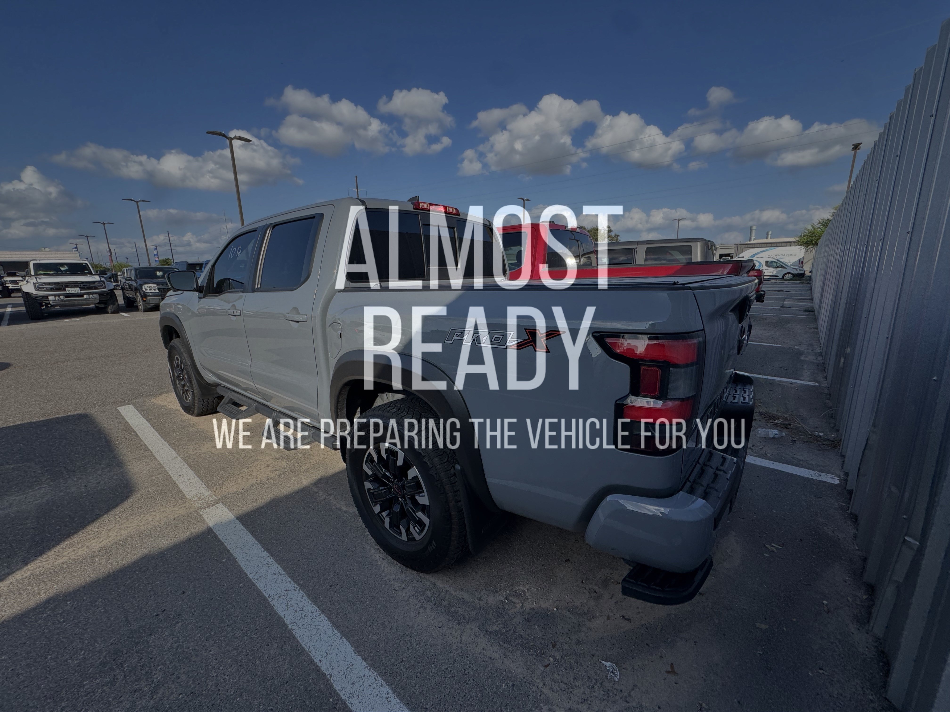 Used 2022 Nissan Frontier Pro-X RWD image 3