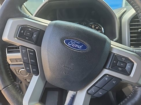Used 2018 Ford F150 Lariat w/ Equipment Group 502A Luxury AWD/4WD image 7