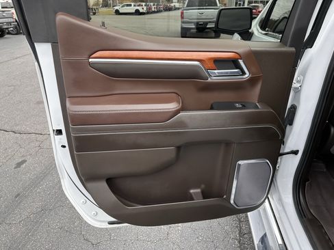 Used 2023 GMC Sierra 1500 Denali AWD/4WD image 13