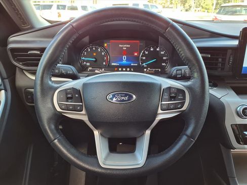 Used 2023 Ford Explorer XLT image 20