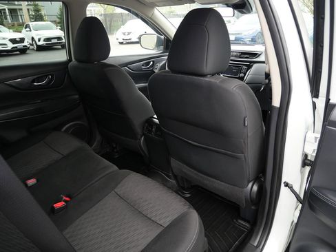 Used 2019 Nissan Rogue SV AWD/4WD image 27