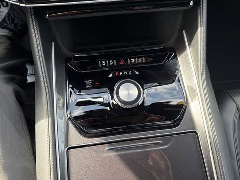 Used 2024 Jeep Wagoneer 4WD image 9