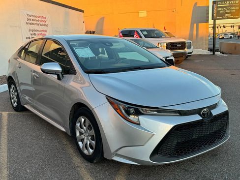 Used 2021 Toyota Corolla LE image 6