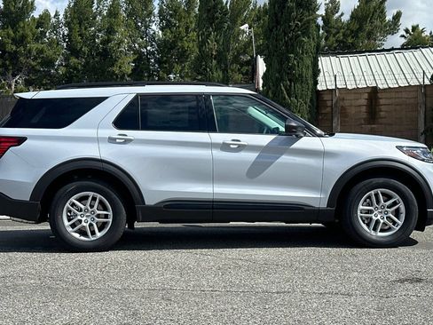 New 2026 Ford Explorer Active w/ Active Comfort Package RWD image 3