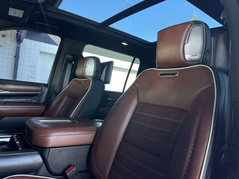 Used 2023 GMC Yukon XL Denali Ultimate image 19