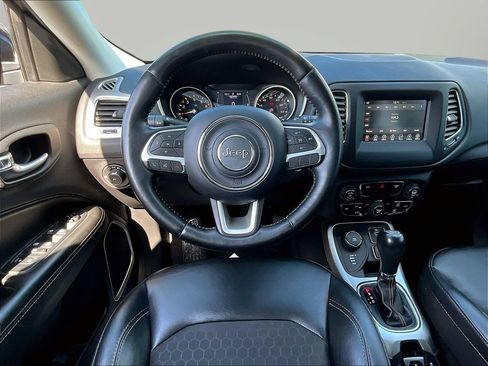 Used 2019 Jeep Compass Latitude w/ Cold Weather Group AWD/4WD image 8