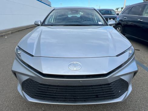 Used 2025 Toyota Camry LE image 2