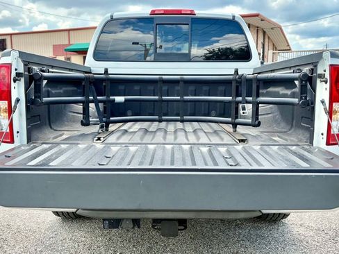 Used 2016 Nissan Frontier SV w/ SV Value Truck Package RWD image 7