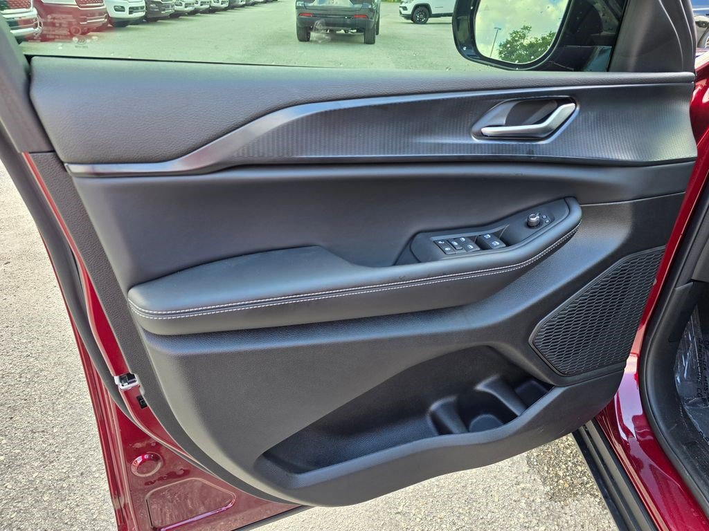 New 2025 Jeep Grand Cherokee Altitude RWD image 13