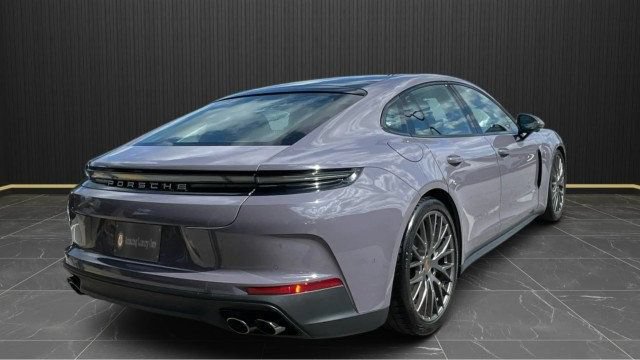 Used 2025 Porsche Panamera 4 w/ Premium Package AWD/4WD image 3