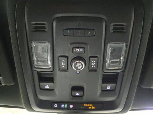 Used 2022 Chevrolet Tahoe Z71 w/ Z71 Off-Road Package image 36