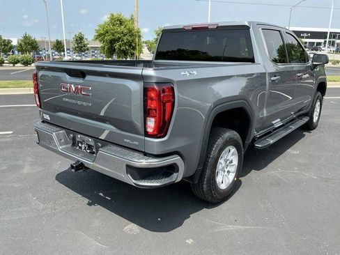 Used 2019 GMC Sierra 1500 SLE w/ SLE Value Package AWD/4WD image 3
