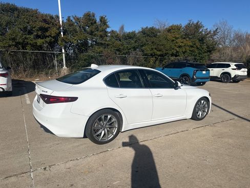 Used 2017 Alfa Romeo Giulia Ti image 3