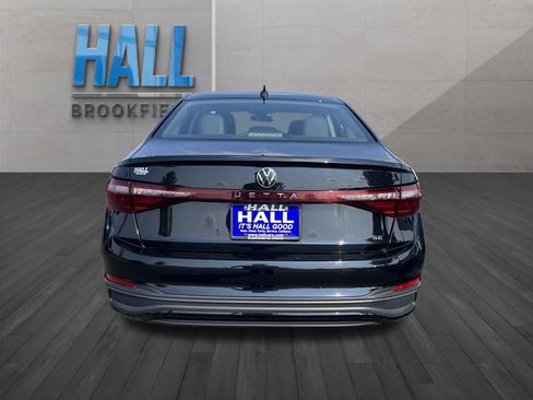 Used 2025 Volkswagen Jetta SE FWD image 4