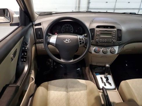 Used 2010 Hyundai Elantra GLS image 14