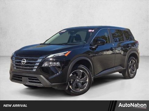 Used 2024 Nissan Rogue SV image 1