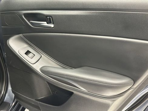 Used 2020 Toyota Avalon XLE image 18