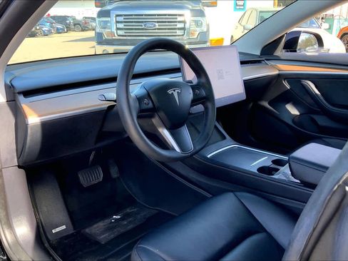 Used 2022 Tesla Model 3 image 17