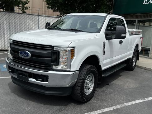 Used 2019 Ford F250 XL w/ XL Value Package AWD/4WD image 3