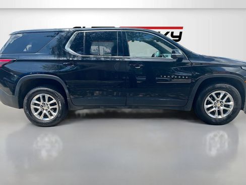 Used 2023 Chevrolet Traverse LS w/ Safety Package FWD image 8