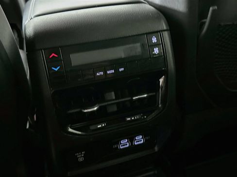 Certified 2022 Jeep Grand Cherokee L Laredo w/ Luxury Tech Group I AWD/4WD image 34