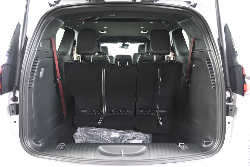 New 2027 Chrysler Pacifica Select AWD/4WD image 16