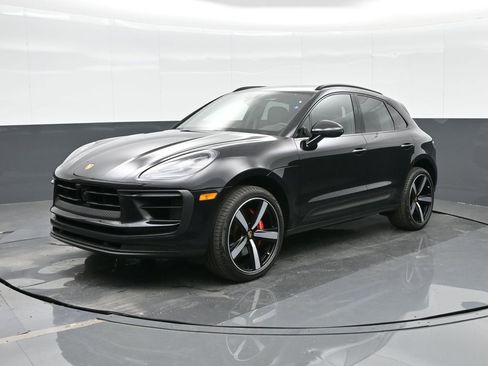 Certified 2024 Porsche Macan S w/ Premium Plus Package image 1