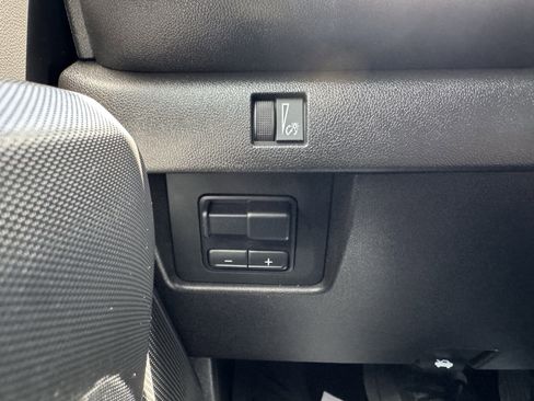 Used 2025 Chevrolet Colorado Trail Boss AWD/4WD image 18