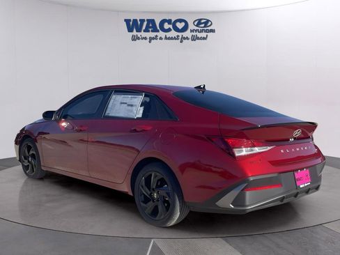 Used 2025 Hyundai Elantra Sport image 15