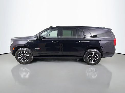 Used 2022 GMC Yukon XL AT4 w/ AT4 Premium Plus Package AWD/4WD image 9