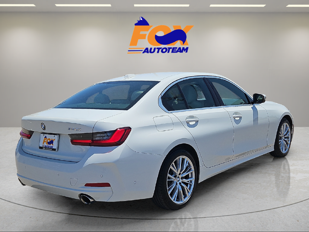 Used 2023 BMW 330i Sedan w/ Premium Package RWD image 4