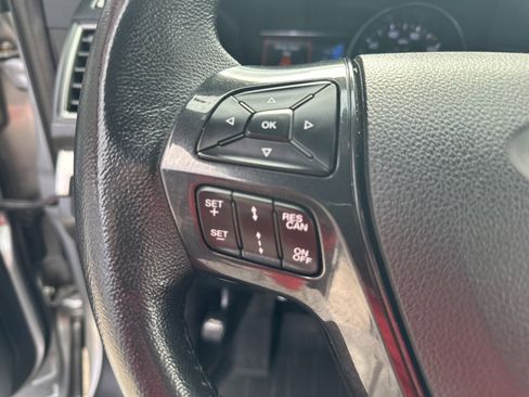 Used 2018 Ford Explorer XLT w/ Equipment Group 202A image 15