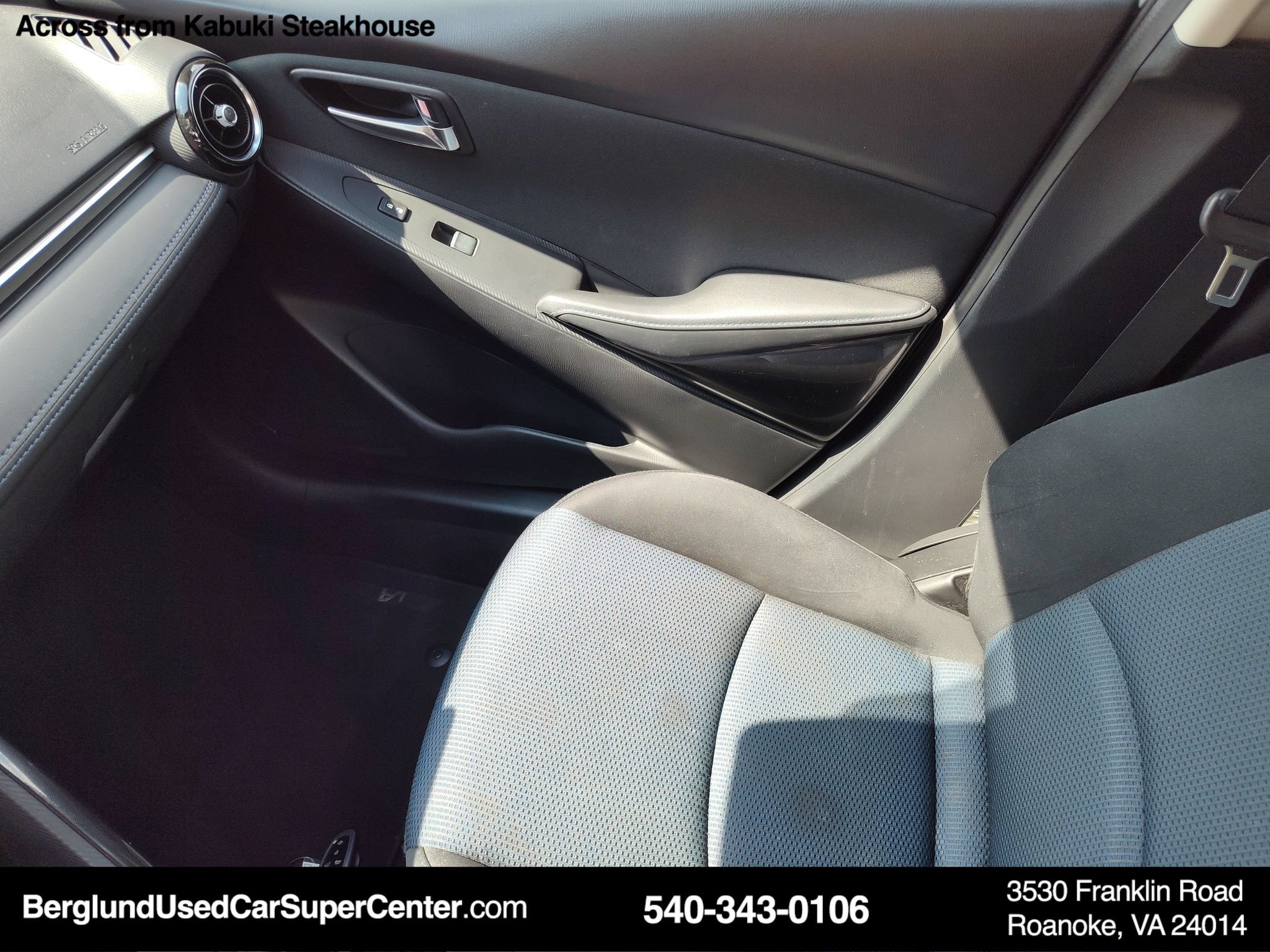 Used 2017 Toyota Yaris iA FWD image 35