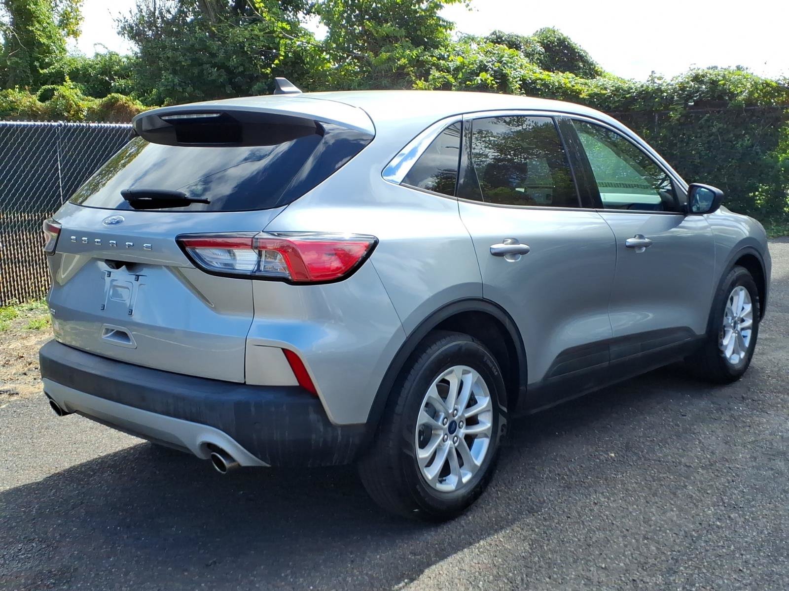 Used 2022 Ford Escape SE FWD image 3